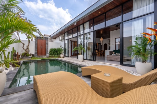 Eco-Luxe Canggu 3BR Villa - Poolside Garden