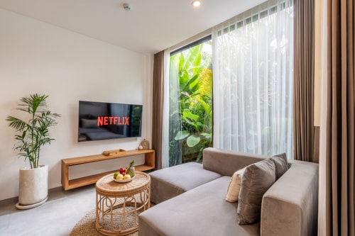 Chic 1BR Suite Canggu w/ Oceanview Rooftop & Pool