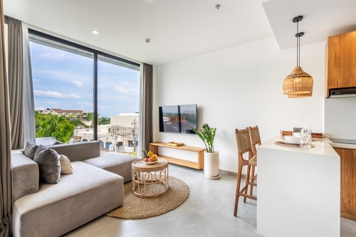 Beachside Suite in Canggu w/ Shared Pool & Rooftop