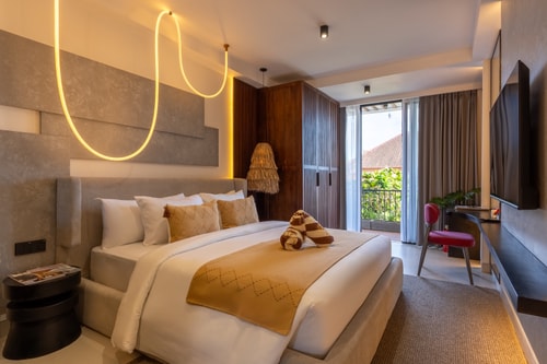 Luxe 1BR Ubud Suites | Spacious Pool & Gazebo