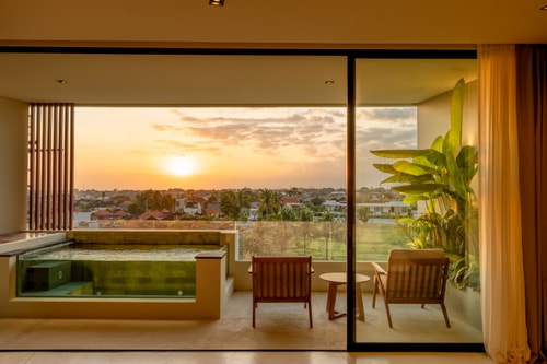 Canggu 1BR Sunset Pool Balcony Studio | Workdesk