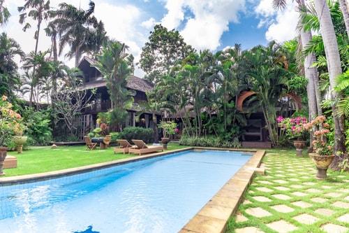 Luxe Spacious 5 BR Villa in the heart of Seminyak Hombali.com