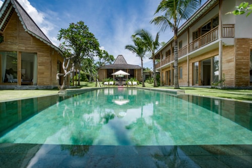 5BR: Spacious Villa for Family Near Seminyak 0 Bali Real Estate