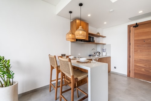 Canggu 1BR Studio | Balcony, Shared Rooftop & Pool