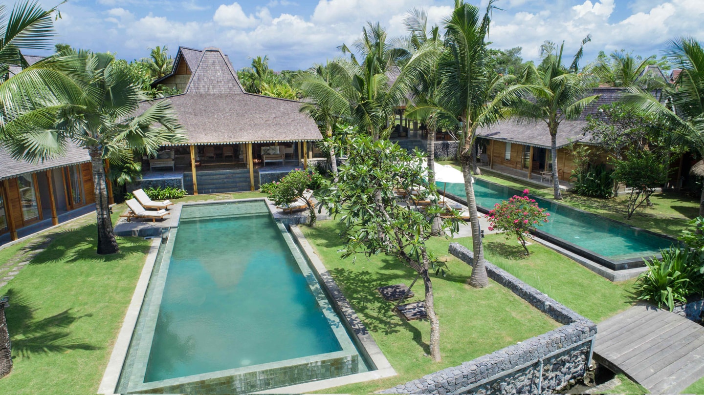 8BR: Huge Private Villa Near Seminyak