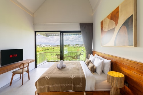 Modern 3BR Tropical Canggu Stay w/ Private Pool