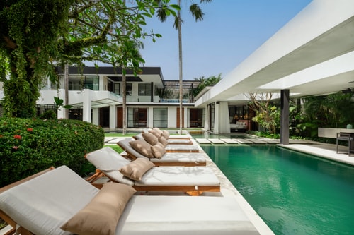 Deja Bali - 5BR Villa with Pool & Rooftop, Canggu