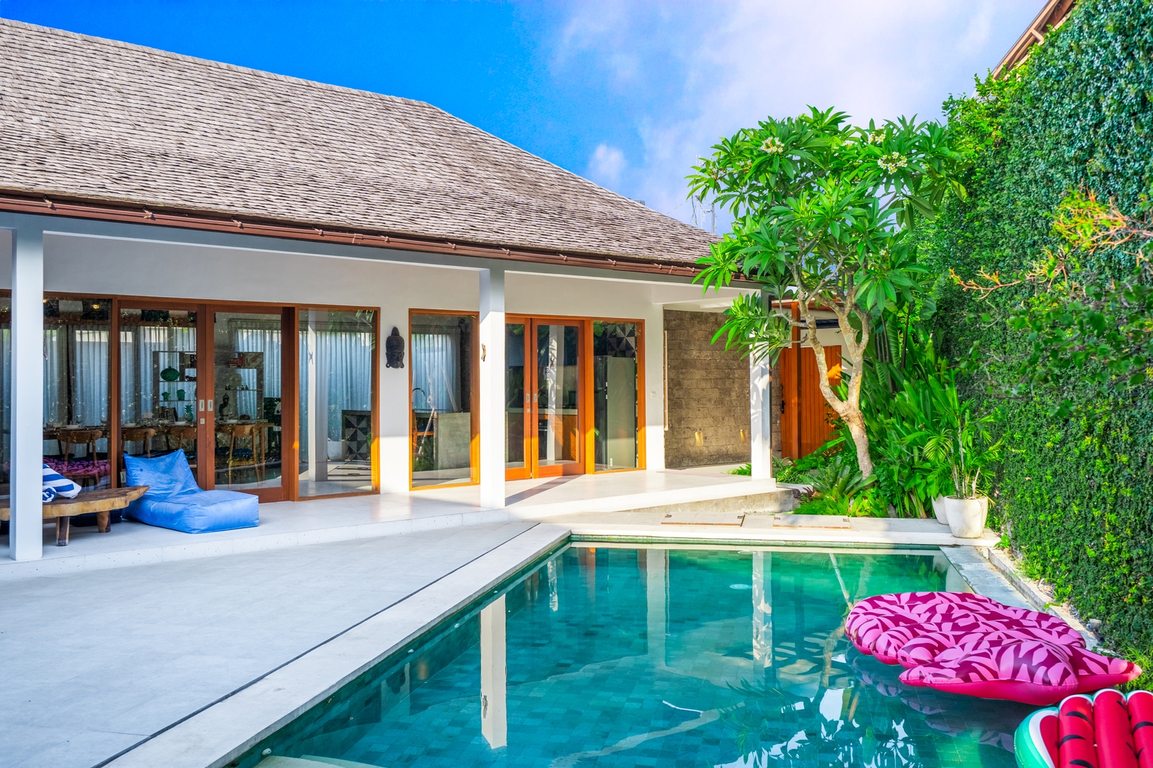 Luxury 4BR Villa w/ Pool & Garden in Batu Bolong