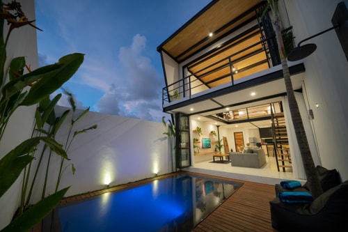 Stylish Loft Retreat: Scenic Views & Private Pool 11 Betterplace (Formerly Bnbprofits)