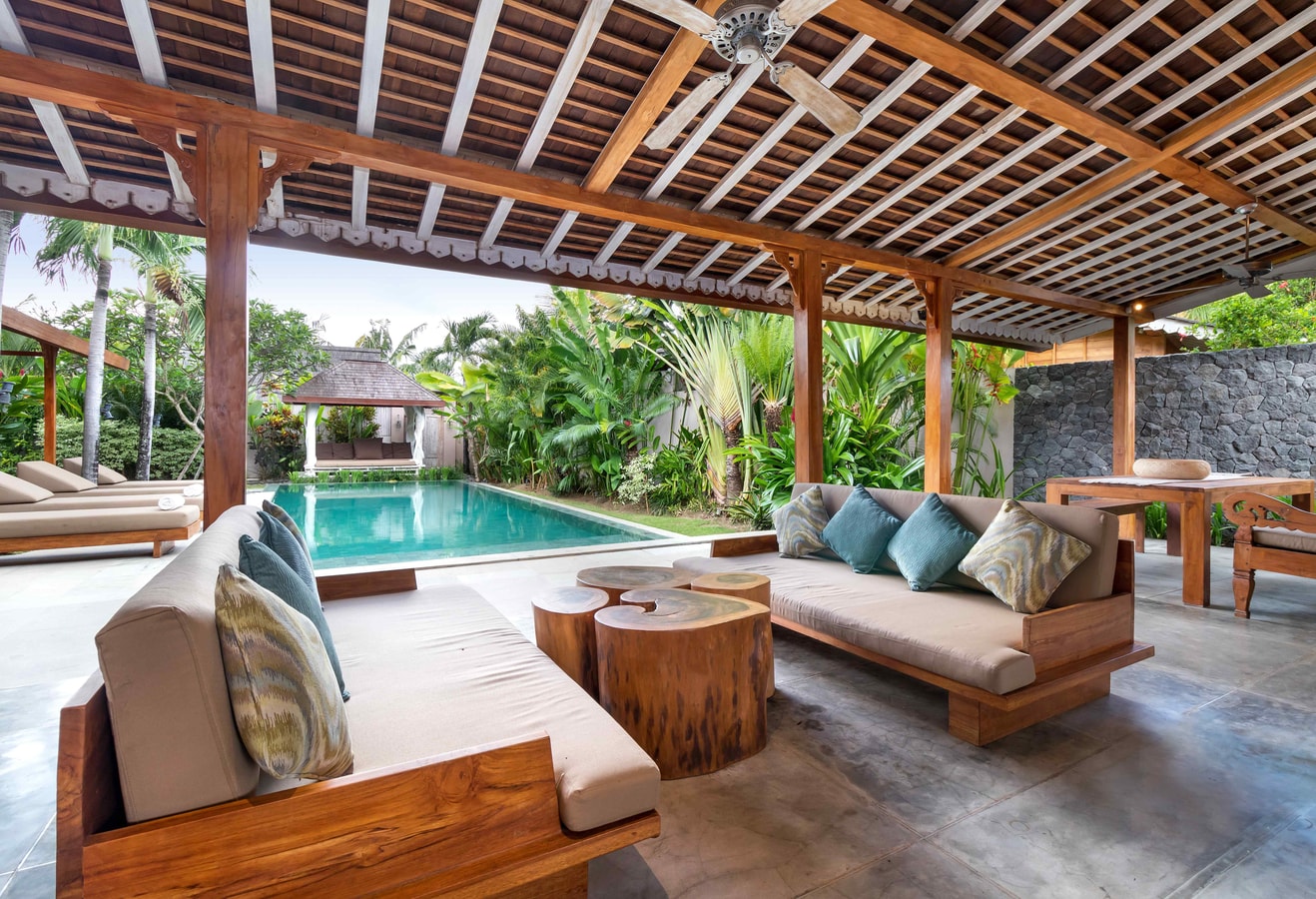 4BR: Modern Concept Villa Near @Seminyak