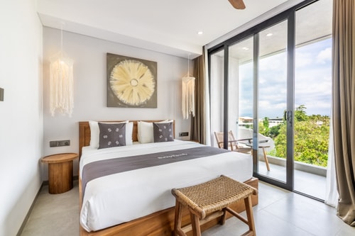 Canggu Beachside Suite w/ Balcony, Pool, & Sauna