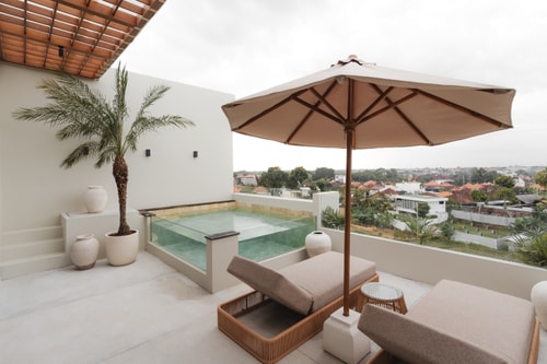 Canggu 2BR Penthouse | Plunge Pool & Paddy Views