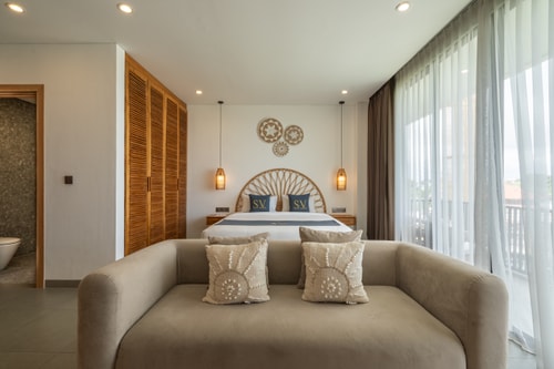 Nature 1BR Canggu Suite – Pool & Work-Hub Lounge