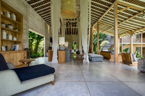 5BR: Spacious Villa for Family Near Seminyak 7 Bali Real Estate