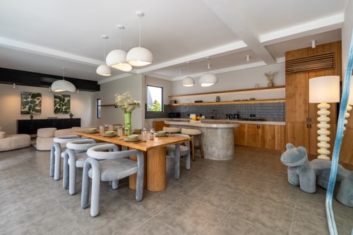 Symbol - 3BR Artsy Canggu Villa w/ Pool & Balcony