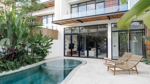 Comfort Stylish 3BR Villa w/ Rooftop & Pool, Canggu