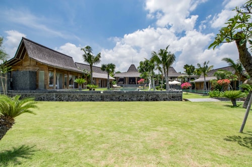 8BR: Huge Private Villa Near Seminyak 71 Bali Real Estate