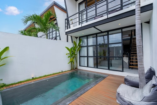 1BR Central Canggu Tropical Loft | Pool & Balcony