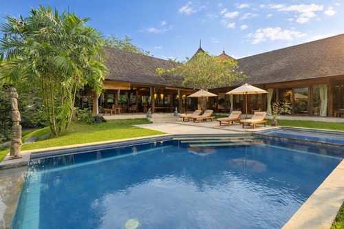 Free Breakfast! - 4BR Luxury Berawa Beach Villa