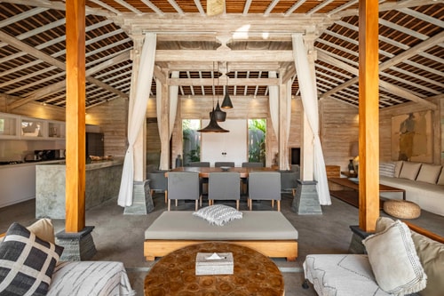 4BR: Wide Space Villa Near @Seminyak 57 Hombali.com