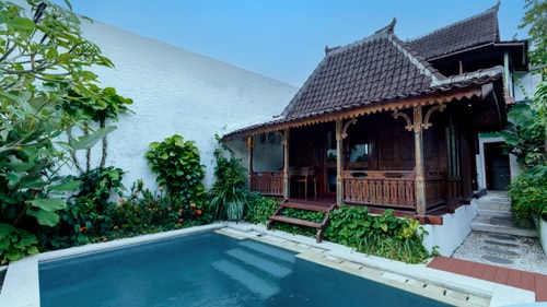 2BR Modern Villa w/ Pool & Balinese Vibes Canggu