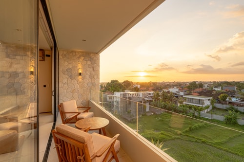 2BR Tranquil Canggu | Rice Field Balcony & Pool