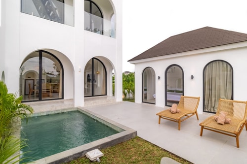 Modern 2BR Pererenan Villa – Pool & Paddy Views