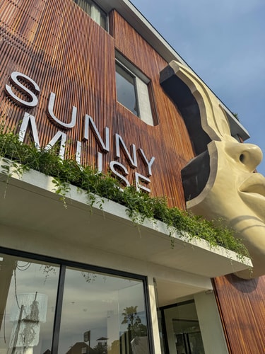 Chic 1BR Canggu Beachside Suite + Pool & Rooftop