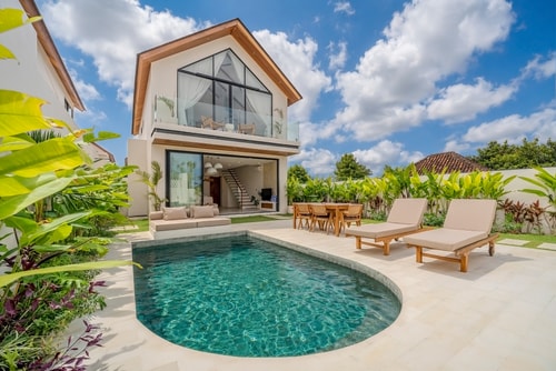 Aintrazy - 3BR Pool and Paddy View Villa, Uluwatu