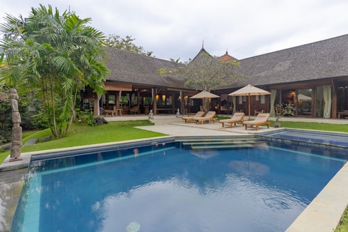 Berawa Luxe 4BR Villa | Steps to Beach + Breakfast