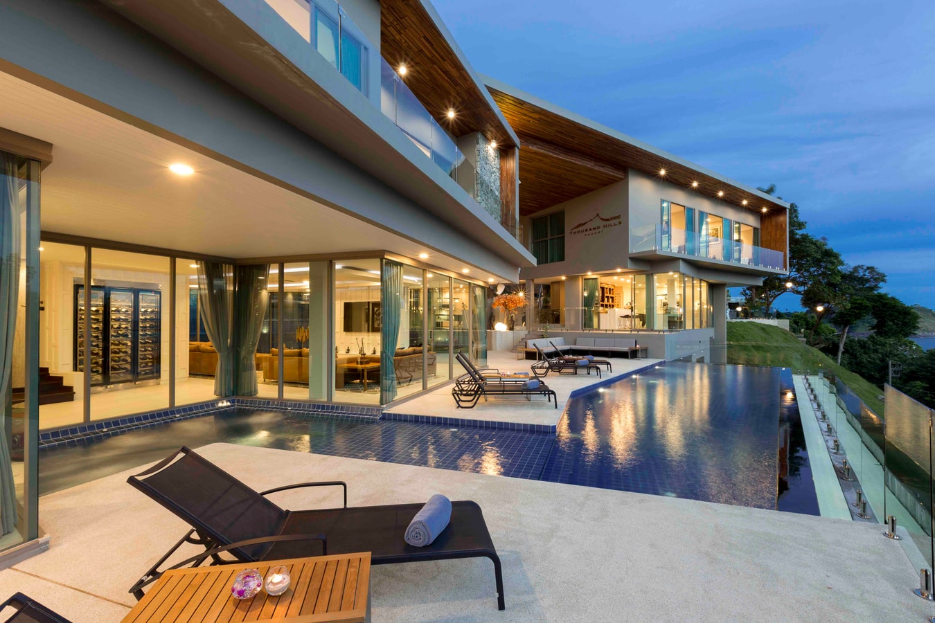 Villa Thousand Hills, 9BR stunning sea views, full service with Chef, Nai Harn Inspiring Living Solutions