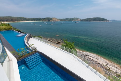 Villa Thousand Cliff, 7 BR full service with Chef, Nai Harn waterfront 7 Inspiring Living Solutions
