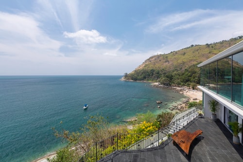 Villa Thousand Cliff, 7 BR full service with Chef, Nai Harn waterfront 12 Inspiring Living Solutions