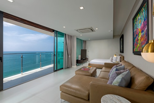 Villa Thousand Cliff, 7 BR full service with Chef, Nai Harn waterfront 55 Inspiring Living Solutions