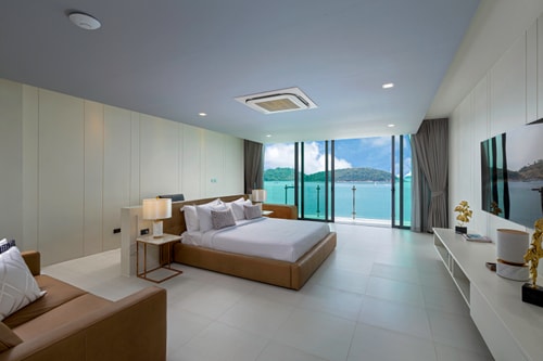 Villa Thousand Cliff, 7 BR full service with Chef, Nai Harn waterfront 66 Inspiring Living Solutions