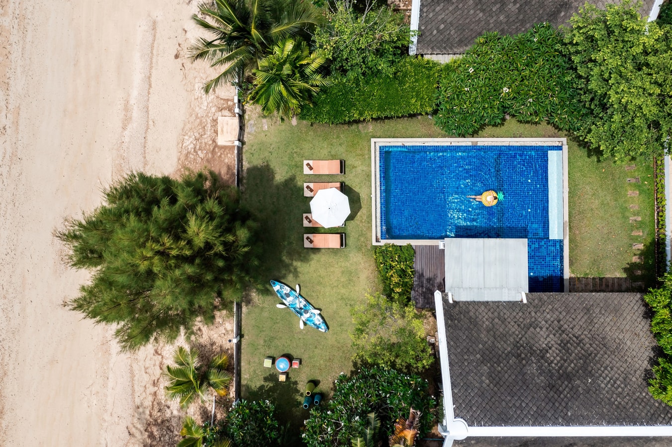 The Emerald Hill Beach Villa, , 2+1BR, serviced, Bang Por beachfront Inspiring Living Solutions