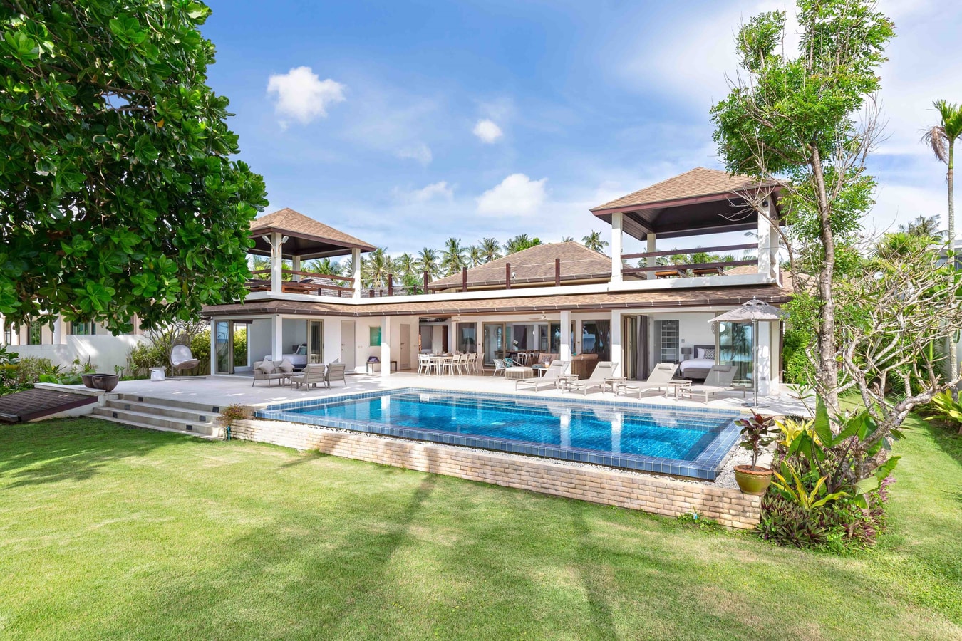 Villa Sand, 5BR, full service with chef, Natai beachfront Inspiring Living Solutions