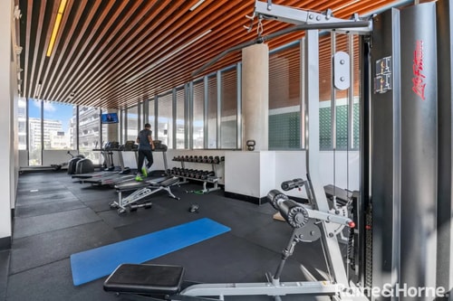 LUXE Waterloo 1 bed with parking, gym & pool 5 Holiday Rentals Australia