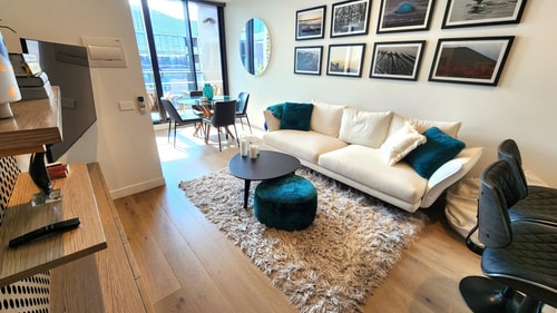 Resort-style Exec 1 Bed w. study in Port Melbourne 1 Holiday Rentals Australia