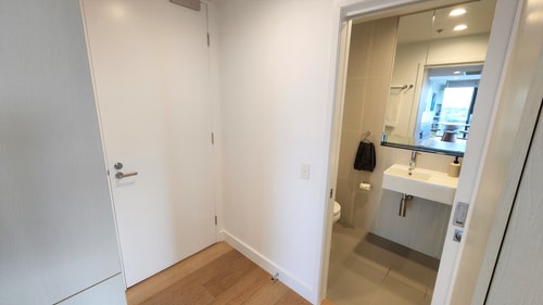 Sky-high South Yarra luxury 2 bed sleeping up to 4 20 Holiday Rentals Australia