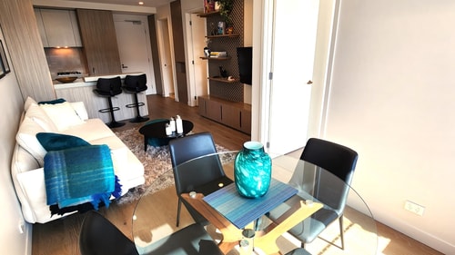 Resort-style Exec 1 Bed w. study in Port Melbourne 6 Holiday Rentals Australia
