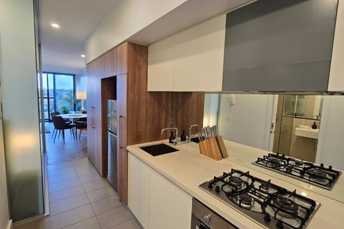 Gorgeous 1 bed Exec South Yarra with workspace 11 Holiday Rentals Australia