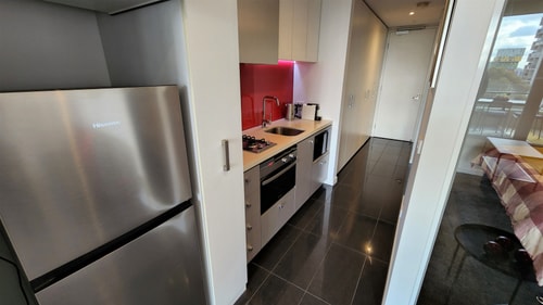 St Kilda vibes, City views, airy 1 bed sleeps 2-4 8 Holiday Rentals Australia