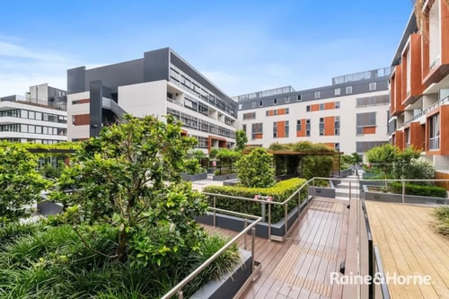 LUXE Waterloo 1 bed with parking, gym & pool 22 Holiday Rentals Australia