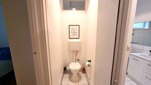 Chic central St Kilda 2 bed 8 mins walk to beach 18 Holiday Rentals Australia