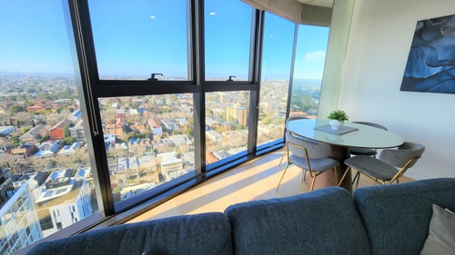 Sky-high South Yarra luxury 2 bed sleeping up to 4 7 Holiday Rentals Australia