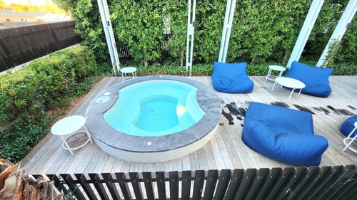Resort-style Exec 1 Bed w. study in Port Melbourne 30 Holiday Rentals Australia