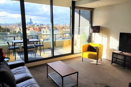 St Kilda vibes, City views, airy 1 bed sleeps 2-4 6 Holiday Rentals Australia