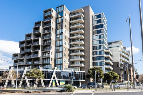 St Kilda vibes, City views, airy 1 bed sleeps 2-4 15 Holiday Rentals Australia