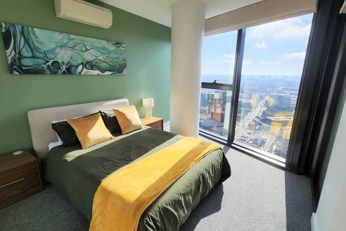 Sky-high South Yarra luxury 2 bed sleeping up to 4 12 Holiday Rentals Australia